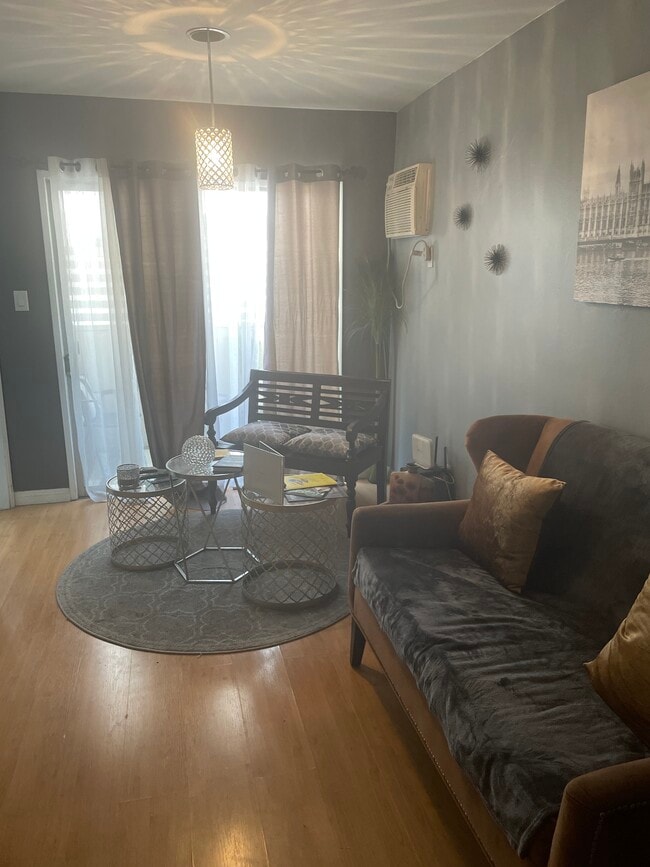 property at 960 Larrabee St