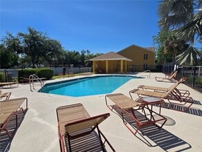 30039 Granda Hills Ct in Zephyrhills, FL - Building Photo - Building Photo
