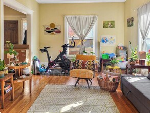 631 Paris Ave SE in Grand Rapids, MI - Building Photo - Building Photo