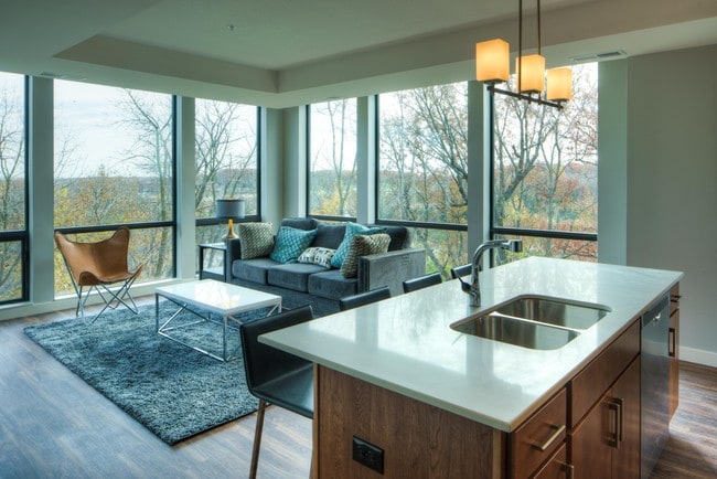 The Island Residences in Minnetonka, MN - Foto de edificio - Building Photo