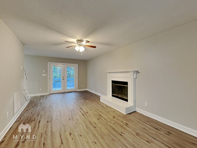 8101 Round Oak Rd in Raleigh, NC - Building Photo - Building Photo