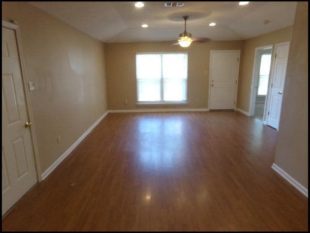 2704 Timbermist Cir in Benton, AR - Foto de edificio - Building Photo