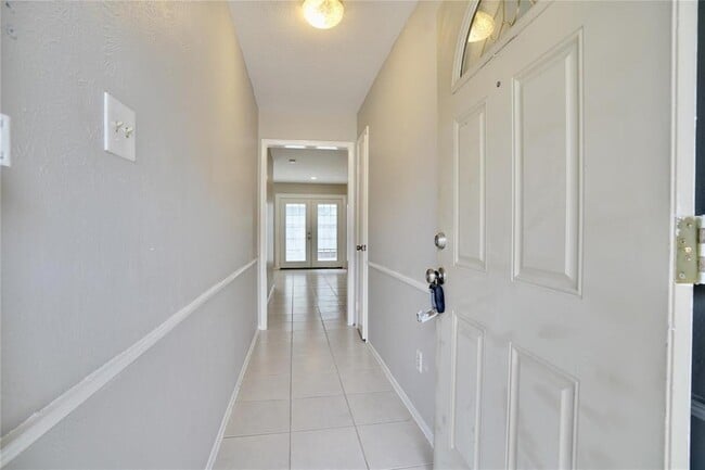 10811 Sugar Hill Dr in Houston, TX - Building Photo - Building Photo
