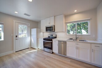 1238 Coral St, Unit 1238 Coral St in San Luis Obispo, CA - Building Photo - Building Photo