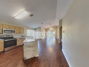 5831 Wrenwater Dr in Lithia, FL - Foto de edificio - Building Photo