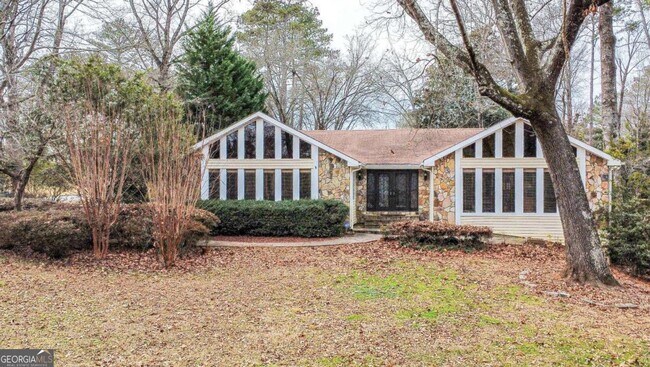 property at 3101 W Somerset Ct SE