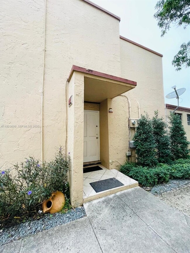 20102 SW 123rd Dr in Miami, FL - Building Photo - Building Photo