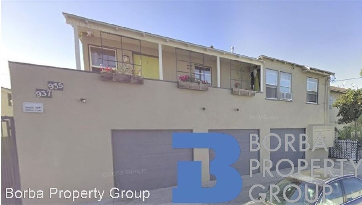 935 N Washington Pl in Long Beach, CA - Building Photo