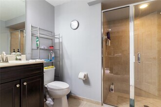 9831 NW 88th St in Doral, FL - Building Photo - Building Photo