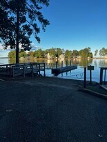 301 Harbor Heights Dr in Lexington, SC - Building Photo