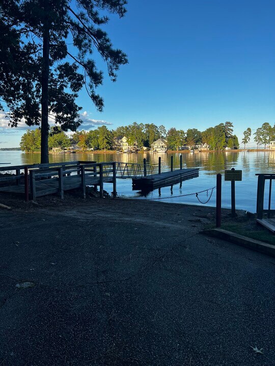 301 Harbor Heights Dr in Lexington, SC - Foto de edificio