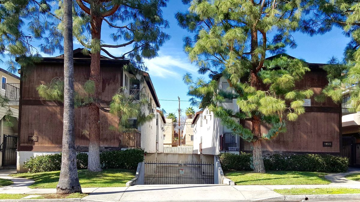 1155 Linden Ave in Glendale, CA - Building Photo
