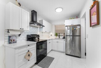 7500 NW 30th Pl in Sunrise, FL - Building Photo - Building Photo