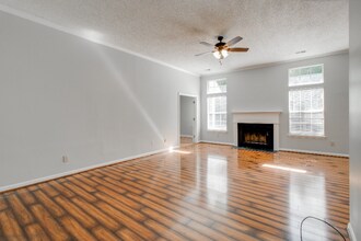 201 Majestic Dr in Columbia, SC - Foto de edificio - Building Photo