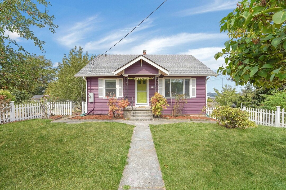 1236 S 101st St in Seattle, WA - Building Photo