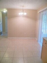8523 Chinaberry Dr in Tampa, FL - Building Photo - Building Photo
