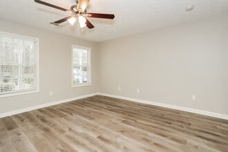 3340 Old Tennessee Rd SW in Marietta, GA - Foto de edificio - Building Photo