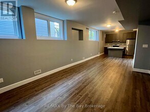 3148 Mosley St in Wasaga Beach, ON - Building Photo - Building Photo