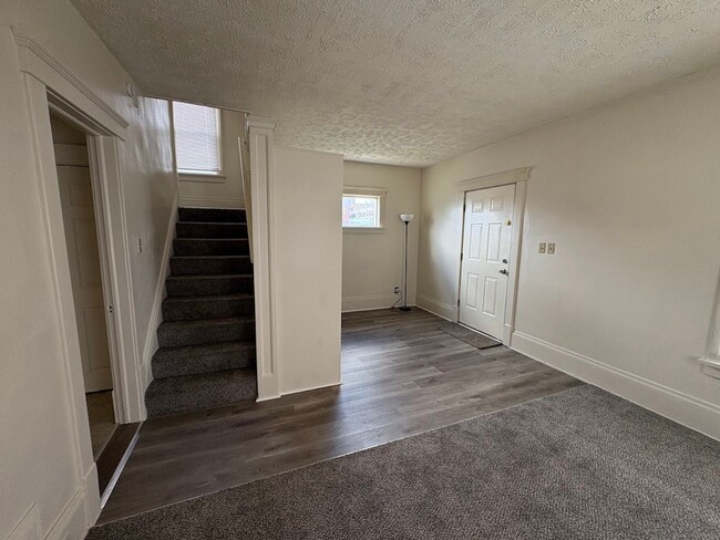 901 Clarendon Ave SW in Canton, OH - Building Photo - Building Photo