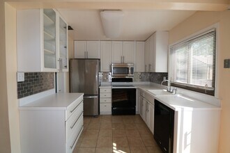 9040 Centerway Rd in Gaithersburg, MD - Building Photo - Building Photo