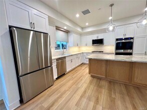 321 Flint Ave in Long Beach, CA - Building Photo - Building Photo