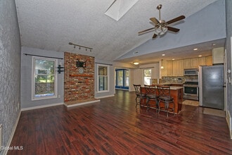 638 Top Ridge Dr in Albany, NY - Building Photo - Building Photo