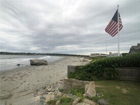 130 Purgatory Rd in Middletown, RI - Building Photo