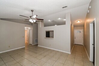 9060 Castle Rock Dr in Jacksonville, FL - Building Photo - Building Photo