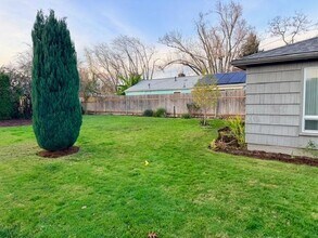 1421-1421 Park Ave NE in Salem, OR - Building Photo - Building Photo