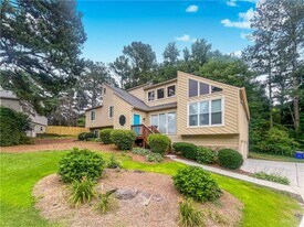 2010 Shadow Bluff Ct NE in Marietta, GA - Building Photo