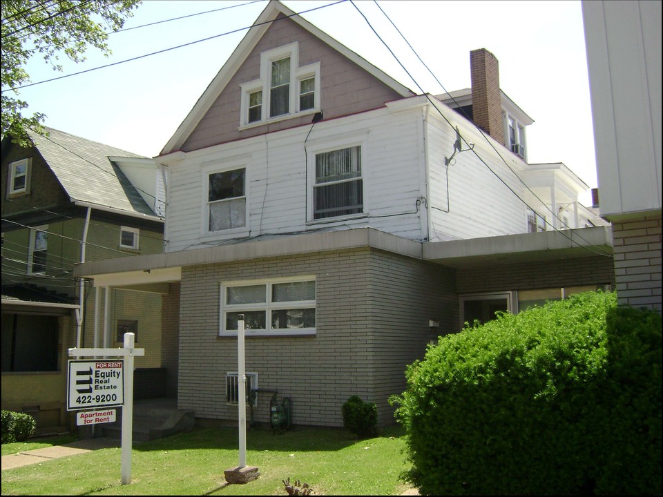 110 E 18th in Munhall, PA - Building Photo