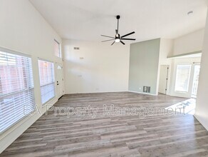 363 Pinon Creek Rd SE in Albuquerque, NM - Building Photo - Building Photo