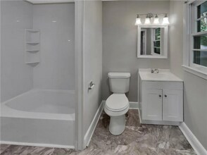 2559 Clifton Springs Manor in Decatur, GA - Foto de edificio - Building Photo