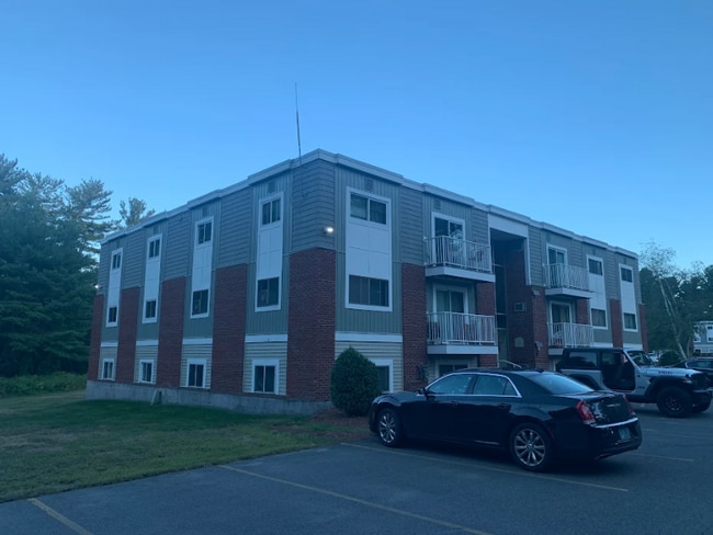 189N Capitol Hill Dr in Londonderry, NH - Building Photo - Building Photo