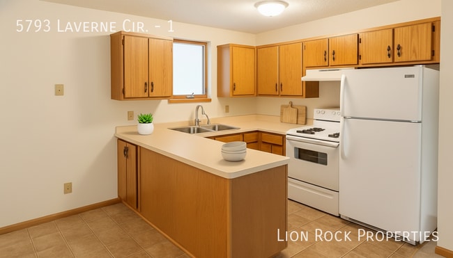 5793 Laverne Cir N in Baxter, MN - Foto de edificio - Building Photo