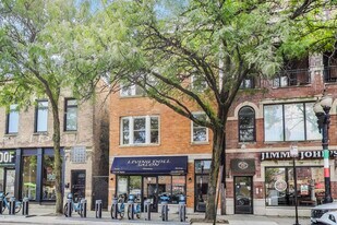 1131 W Taylor St in Chicago, IL - Building Photo