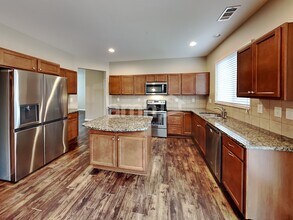 804 Commerce Trl in Canton, GA - Building Photo - Building Photo