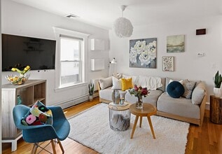 32 Harvard St in Waltham, MA - Building Photo - Building Photo