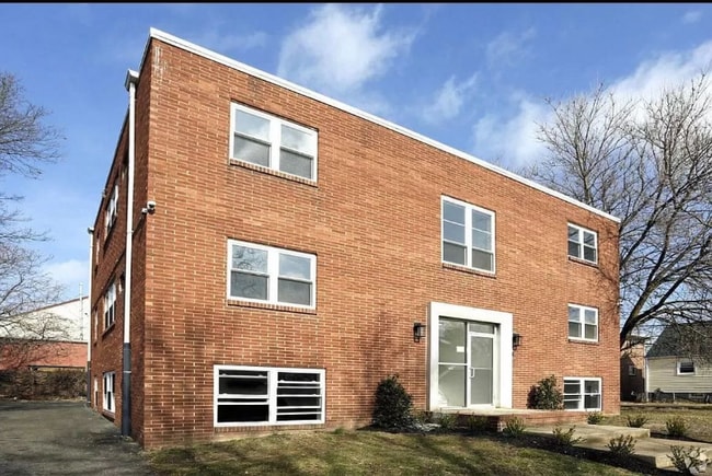 1 Adams Pl
