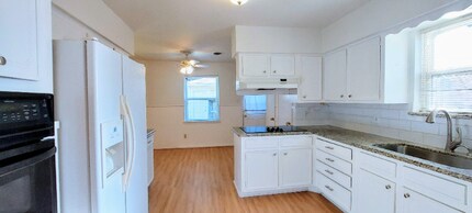 5455 Kuldell Dr in Houston, TX - Foto de edificio - Building Photo