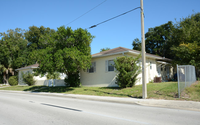 1016 Lake Silver Dr NE in Winter Haven, FL - Building Photo - Building Photo