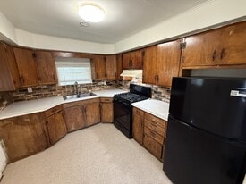 594 Lansingville Rd in Lansing, NY - Building Photo