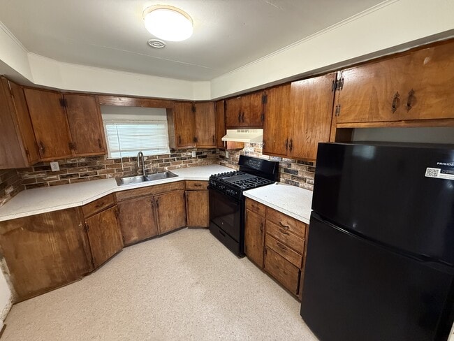 property at 594 Lansingville Rd