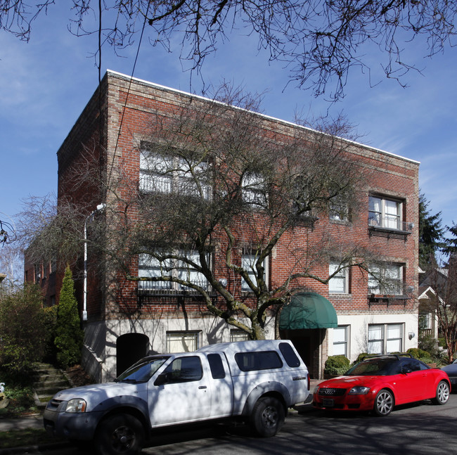 The Raleigh Apartments in Portland, OR - Building Photo - Building Photo