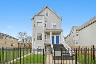 8026 S Coles Ave in Chicago, IL - Building Photo