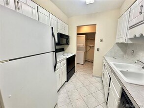 7995 E Mississippi Ave in Denver, CO - Building Photo - Building Photo