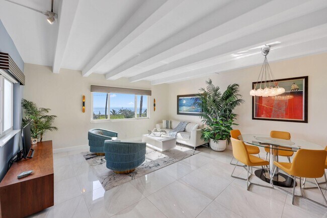 250 S Ocean Blvd in Delray Beach, FL - Building Photo - Building Photo