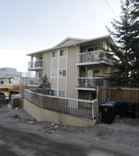 1721 13th St SW in Calgary, AB - Building Photo - Building Photo