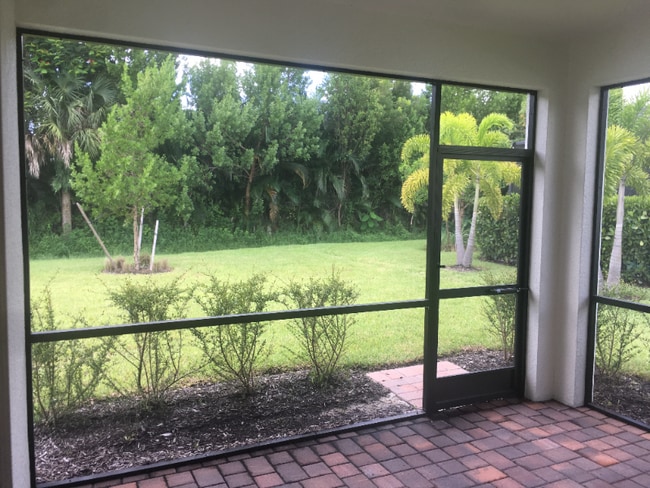1126 S Town and River Dr in Ft. Myers, FL - Building Photo - Building Photo