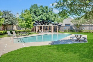 6906 Afton Woods Dr in Houston, TX - Building Photo